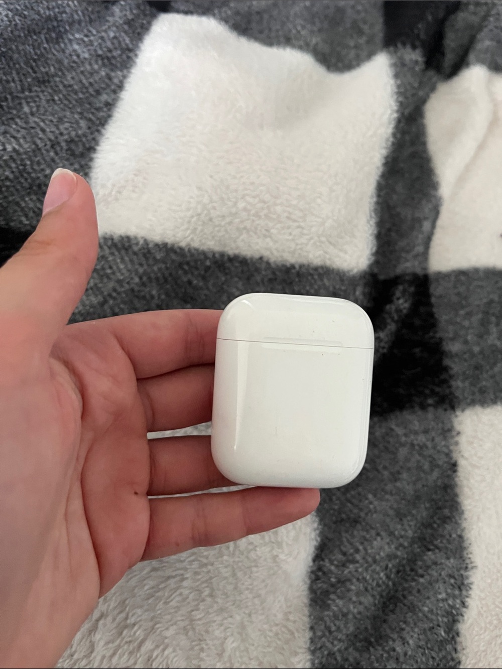 Apple White Earbud Charging Case